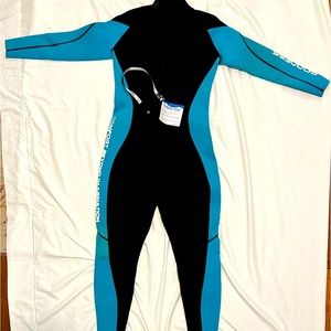 Wetsuit. Brand new. Never used. Tag still on